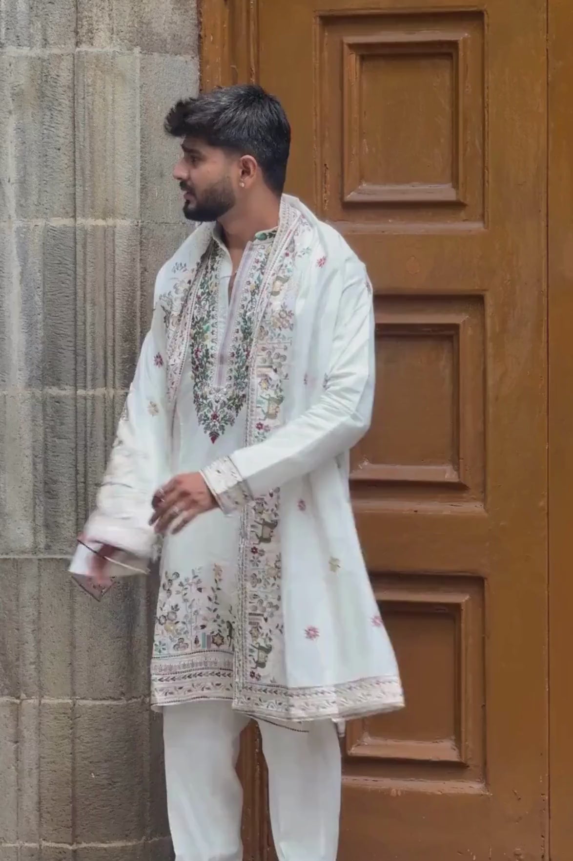 Ivory Embroidered Kurta Pyjama For Men with Heritage Dupatta (LuxuryKoreanPants) F2-1020