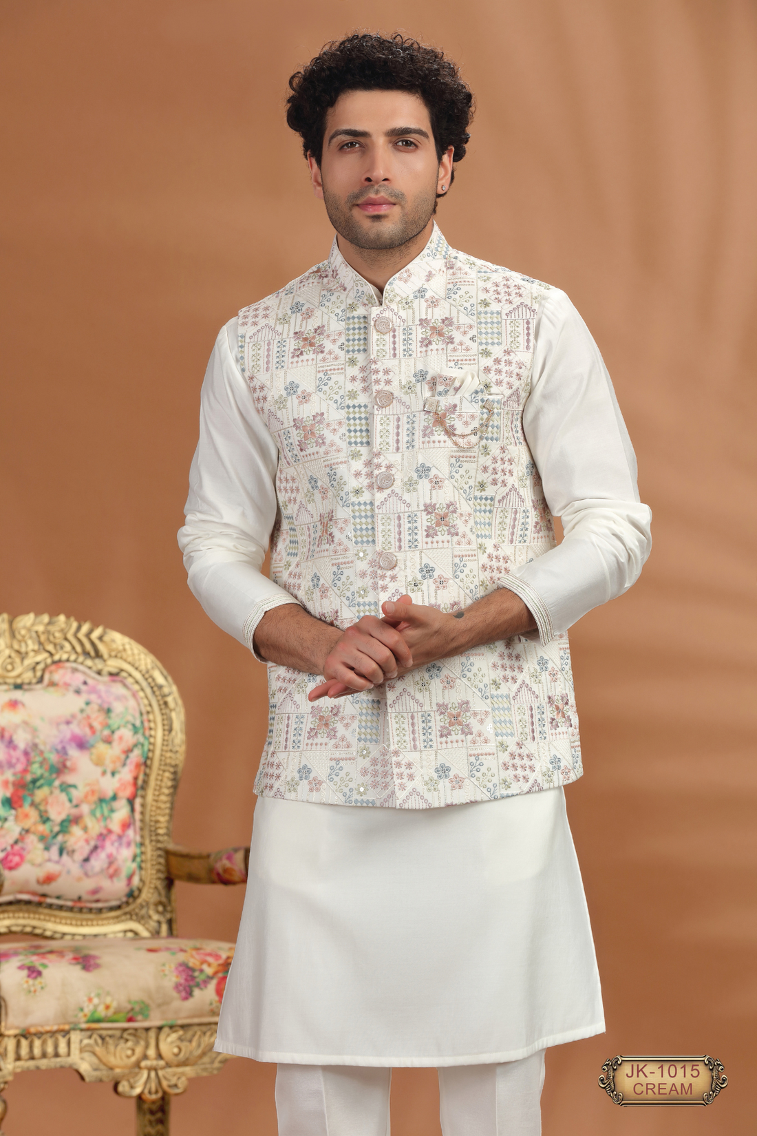 Cream Floral Coti Kurta Set – Modern Elegance for Weddings & Festive Nights 🌟🌿
