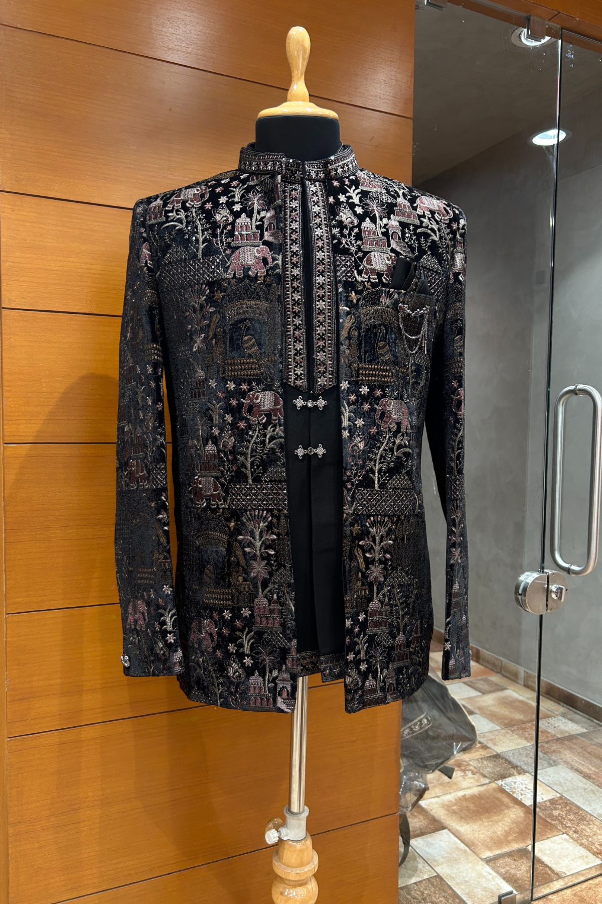 Heritage Black Velvet Royal Embroidered Jodhpuri