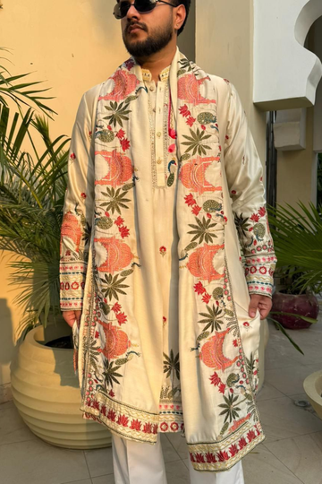 Beige Wildlife Motifs Embroidered Kurta Set With Stole